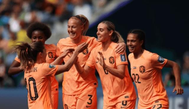 农民伯伯和乡下妹