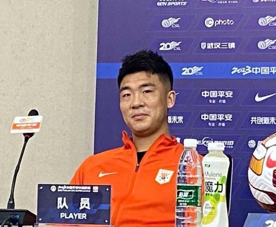 县城洗浴大万厅裸体表演