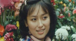 美女脱得只剩下皮肤
